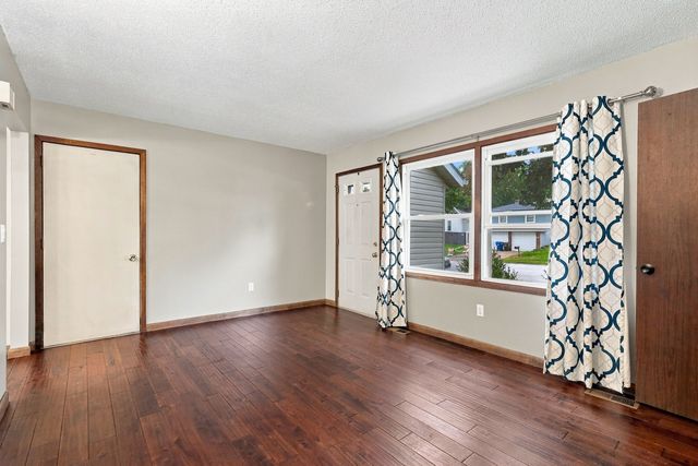 2511 W 60th Street, Davenport, IA 52806