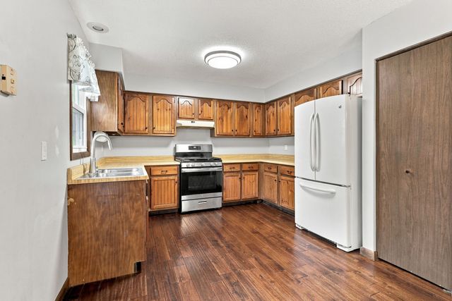 2511 W 60th Street, Davenport, IA 52806