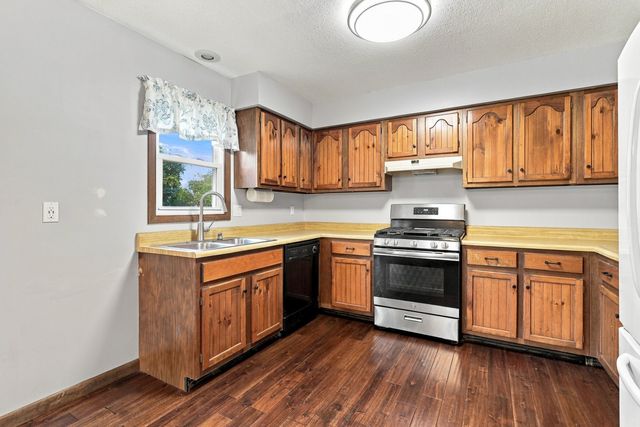 2511 W 60th Street, Davenport, IA 52806