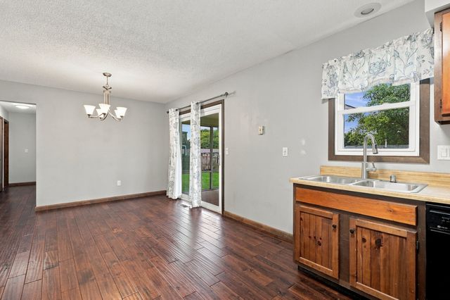 2511 W 60th Street, Davenport, IA 52806