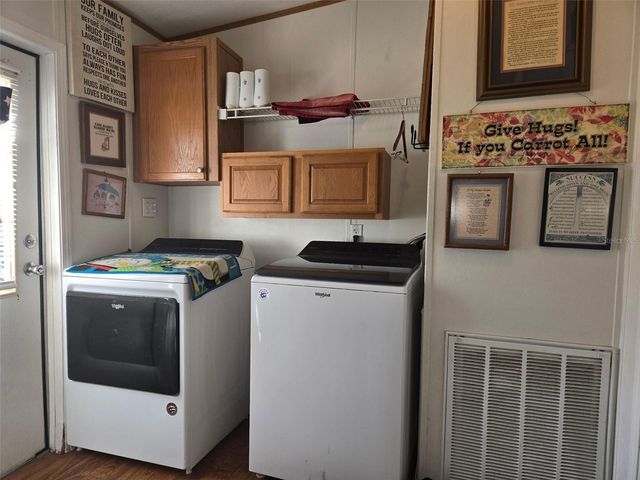 28515 POINSETTIA AVENUE, Paisley, FL 32767