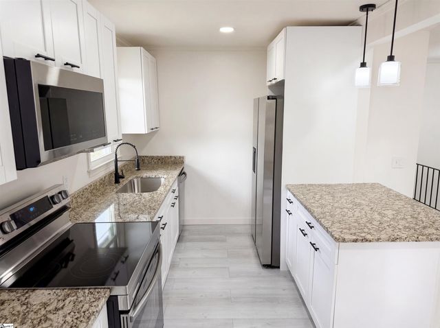 105 Foxhall Court, Easley, SC 29640