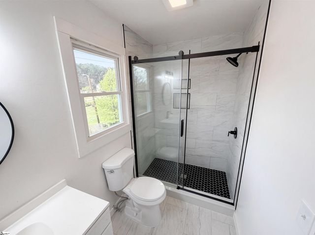 105 Foxhall Court, Easley, SC 29640