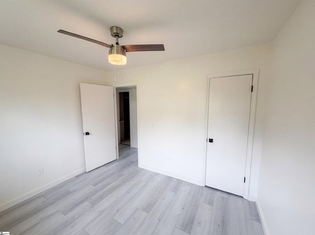 105 Foxhall Court, Easley, SC 29640