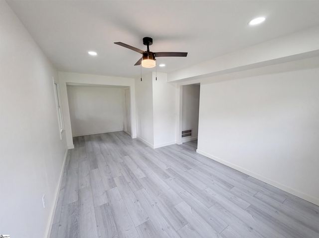 105 Foxhall Court, Easley, SC 29640