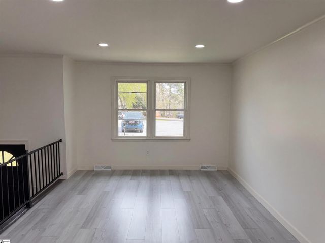 105 Foxhall Court, Easley, SC 29640