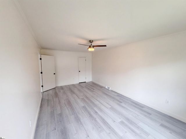 105 Foxhall Court, Easley, SC 29640