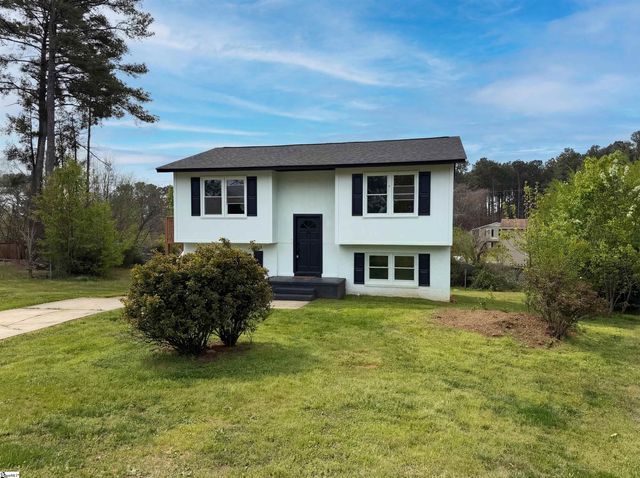 105 Foxhall Court, Easley, SC 29640