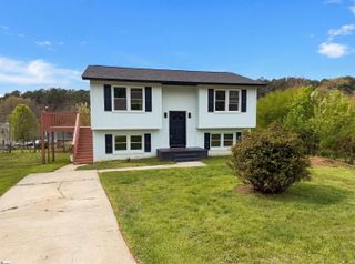 105 Foxhall Court, Easley, SC 29640