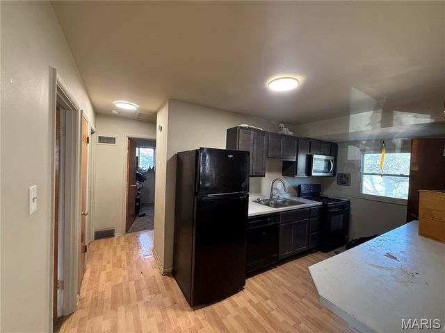 10536 Durness Drive, St Louis, MO 63137