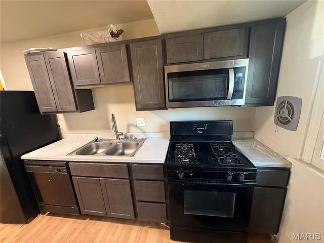 10536 Durness Drive, St Louis, MO 63137