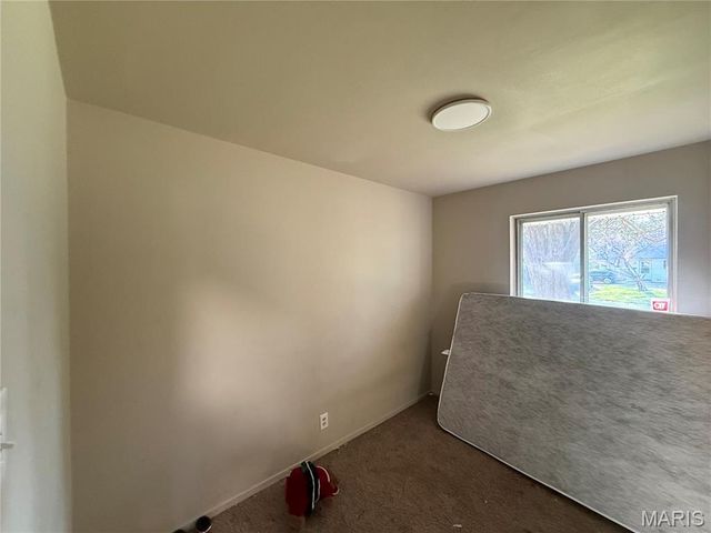 10536 Durness Drive, St Louis, MO 63137