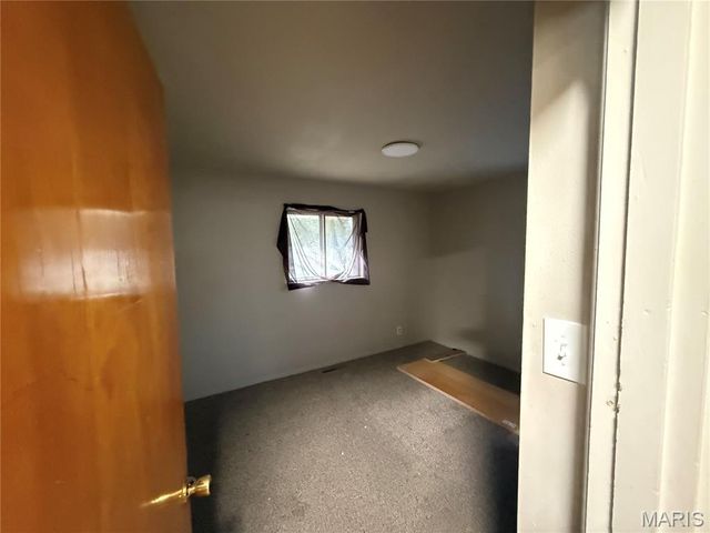 10536 Durness Drive, St Louis, MO 63137