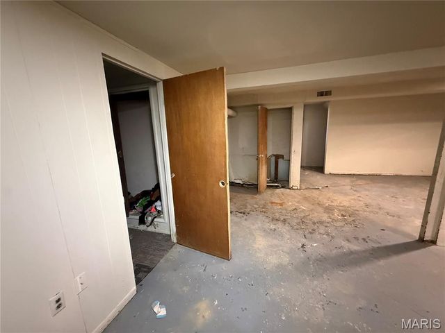 10536 Durness Drive, St Louis, MO 63137