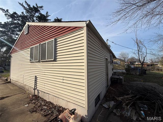 10536 Durness Drive, St Louis, MO 63137