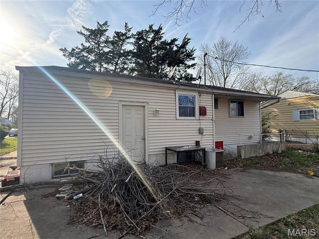 10536 Durness Drive, St Louis, MO 63137