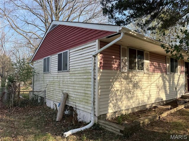 10536 Durness Drive, St Louis, MO 63137