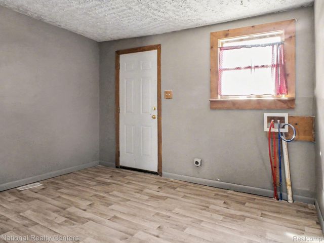 14243 Seymour Road, Montrose Charter Township, MI 48457