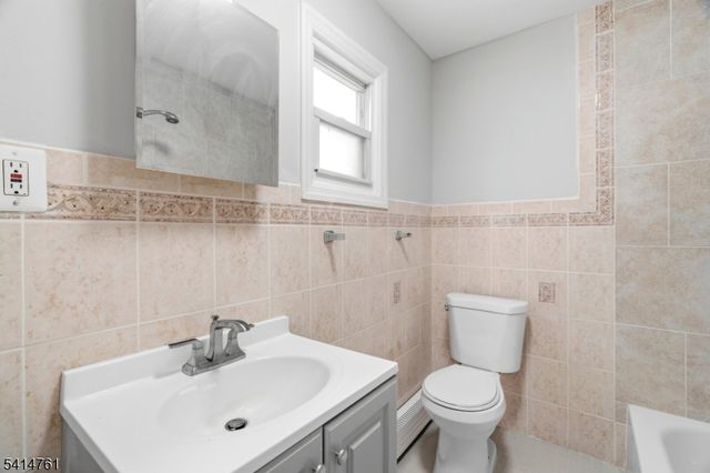 61 Holsman St, Paterson City, NJ 07522