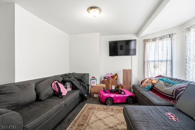 61 Holsman St, Paterson City, NJ 07522