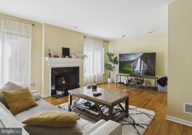 2036 APPLETREE ST, Philadelphia, PA 19103