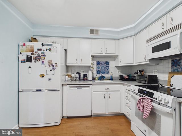 2036 APPLETREE ST, Philadelphia, PA 19103