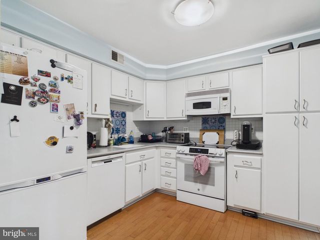 2036 APPLETREE ST, Philadelphia, PA 19103