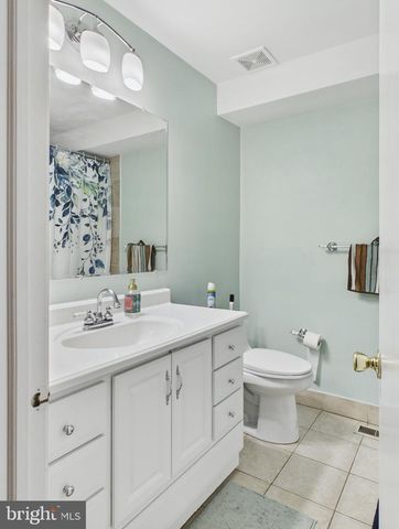 2036 APPLETREE ST, Philadelphia, PA 19103