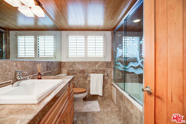 1106 Loma Drive, Hermosa Beach, CA 90254