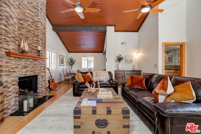 1106 Loma Drive, Hermosa Beach, CA 90254