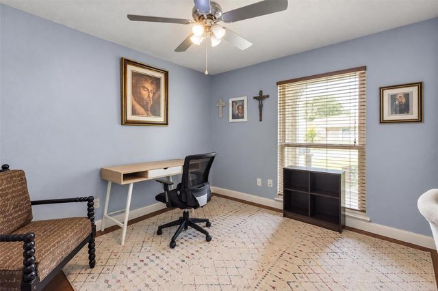 1527 17th Avenue N, Texas City, TX 77590
