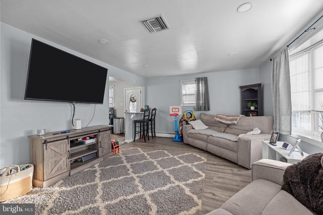 719 BELLEVUE AVE, Penndel, PA 19047