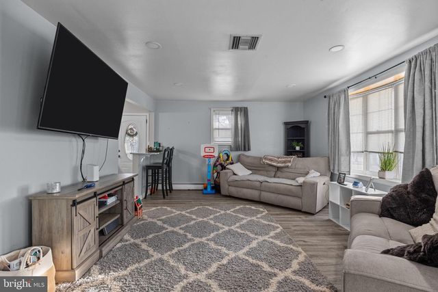 719 BELLEVUE AVE, Penndel, PA 19047