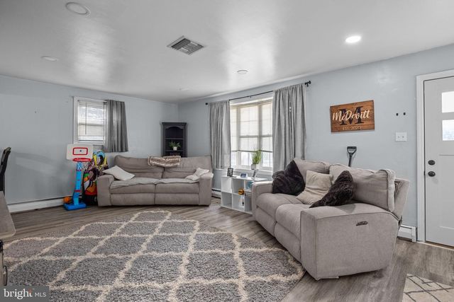 719 BELLEVUE AVE, Penndel, PA 19047