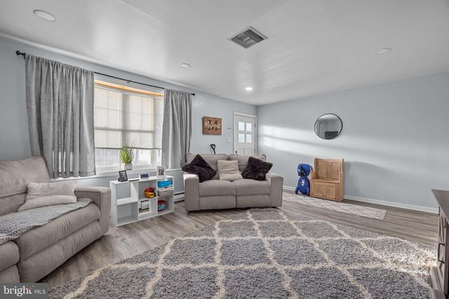 719 BELLEVUE AVE, Penndel, PA 19047