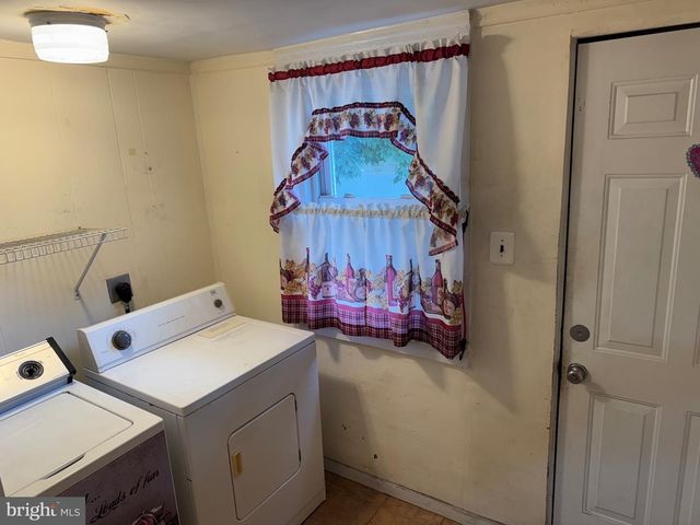 410 LAUREL RD, Lansdowne, PA 19050