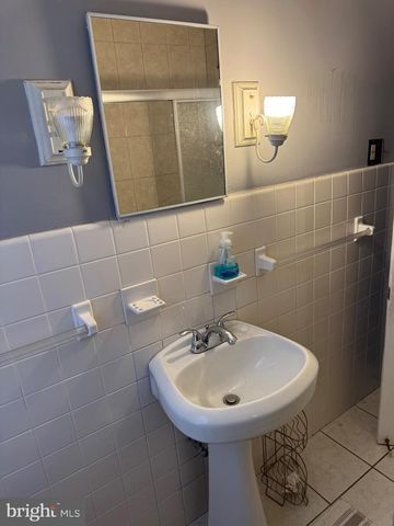 410 LAUREL RD, Lansdowne, PA 19050