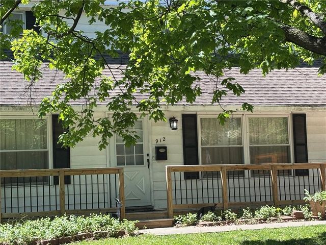 912 Ridge Drive, Belton, MO 64012