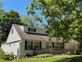 912 Ridge Drive, Belton, MO 64012