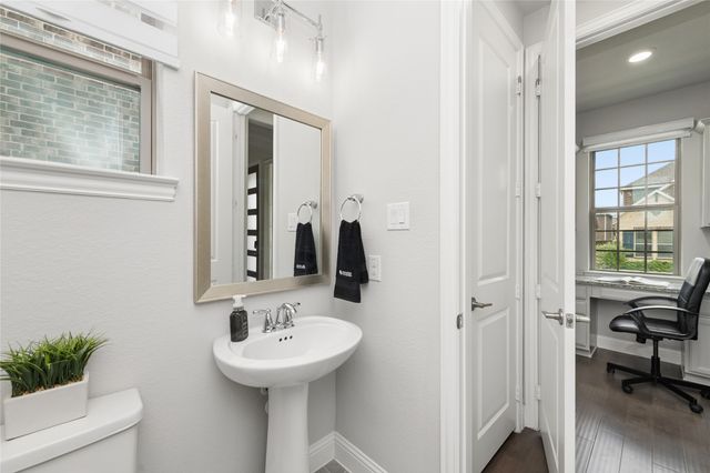 2264 Washington Drive, Carrollton, TX 75010