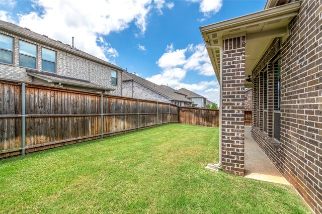 2264 Washington Drive, Carrollton, TX 75010