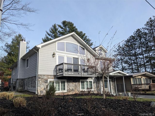 4030 W Shore Drive, Kauneonga Lake, NY 12749
