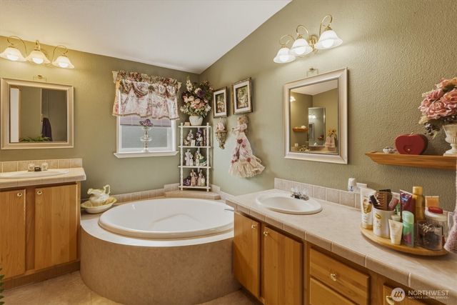 138 Twin Peaks Road, Toledo, WA 98591