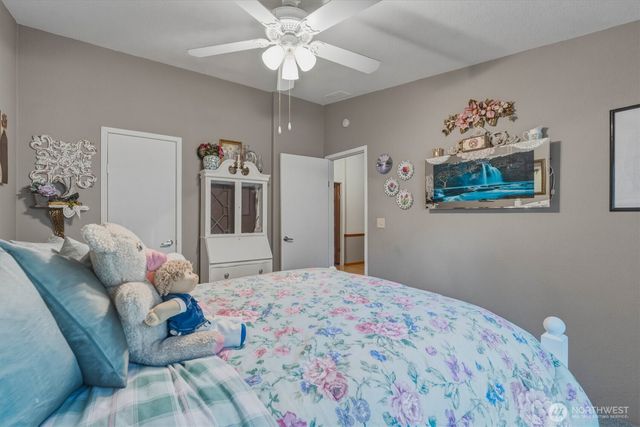 138 Twin Peaks Road, Toledo, WA 98591