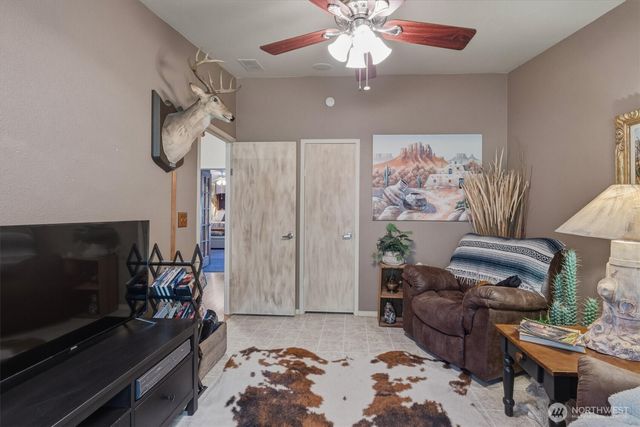 138 Twin Peaks Road, Toledo, WA 98591