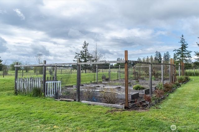 138 Twin Peaks Road, Toledo, WA 98591