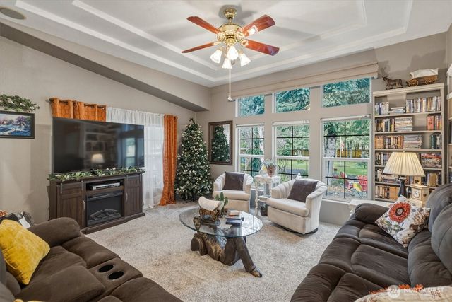 138 Twin Peaks Road, Toledo, WA 98591