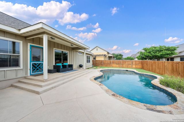707 Englemann Oak Drive, Fredericksburg, TX 78624