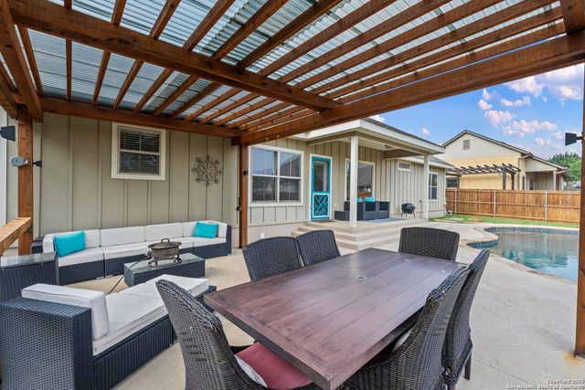 707 Englemann Oak Drive, Fredericksburg, TX 78624