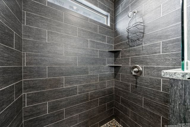 707 Englemann Oak Drive, Fredericksburg, TX 78624